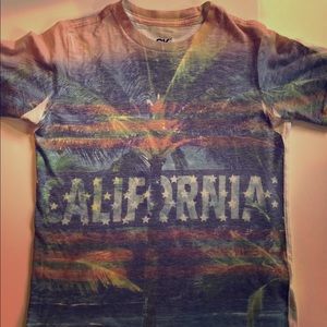 Sk2 boys graphic tee size small.